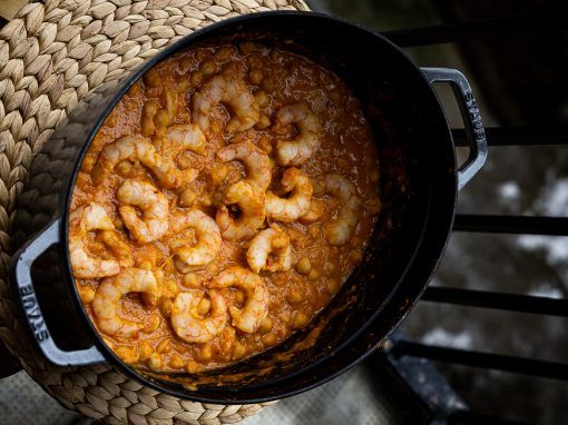 Guiso de garbanzos con gambones, muy apetecible los días de invierno Guiso de garbanzos con gambones, muy apetecible los días de invierno