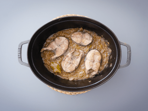 Bonito encebollado…receta ideal para cocinar en verano Bonito encebollado…receta ideal para cocinar en verano